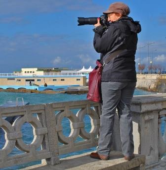 Juanita fotografa il mare